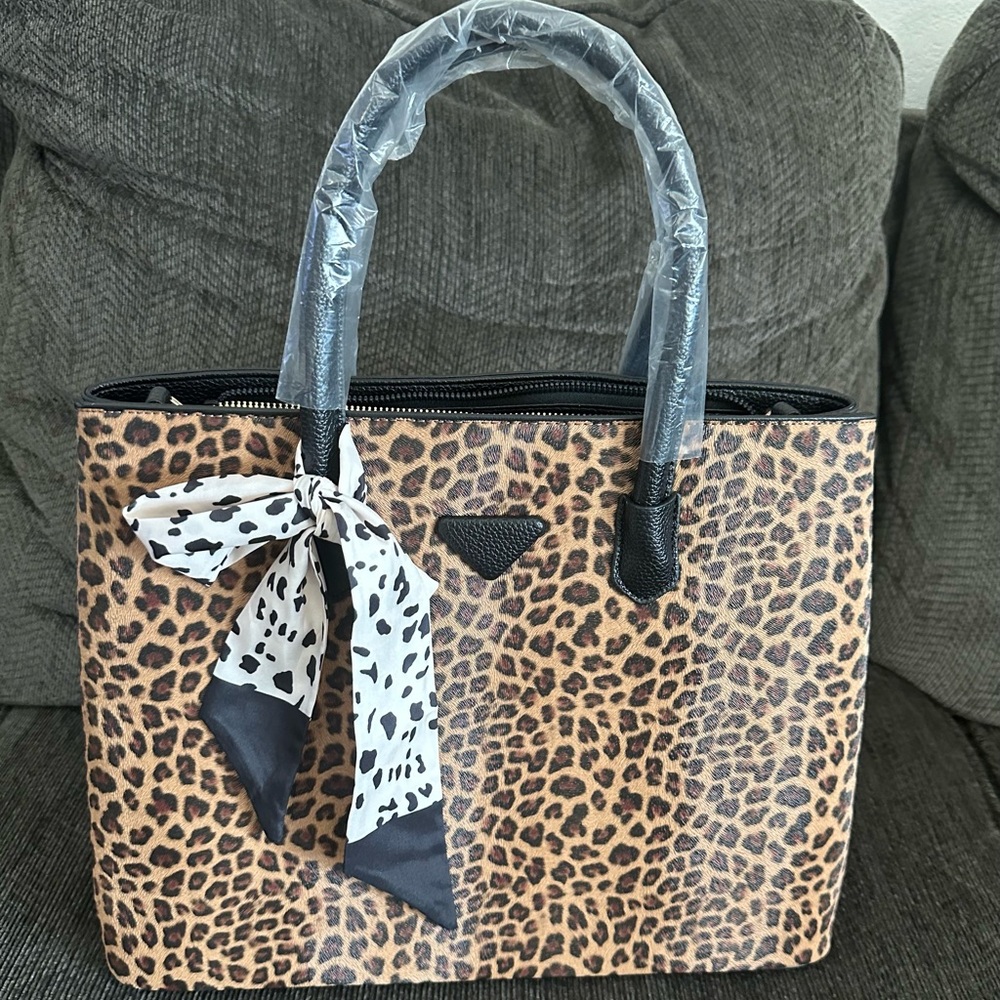 Leopard Purse
